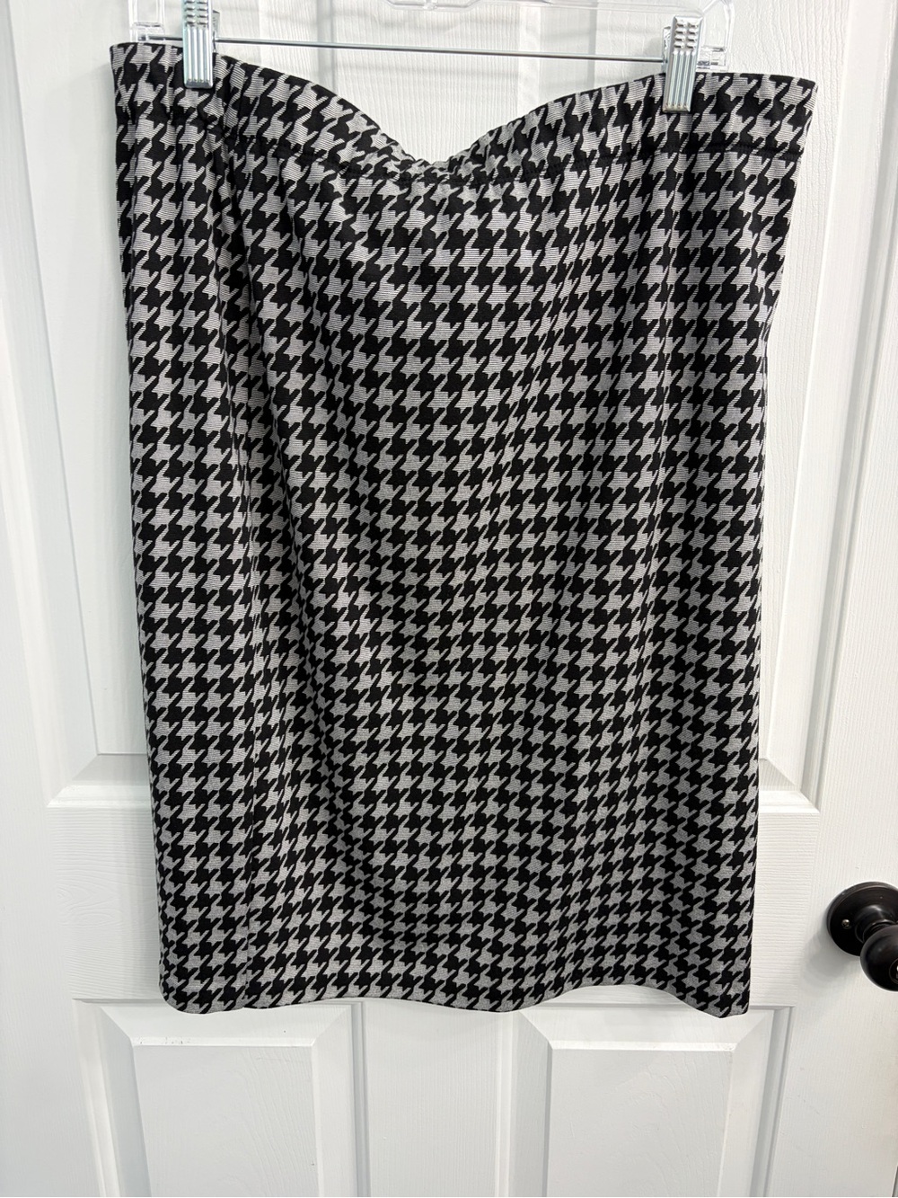 Susan Graver Black and White Houndstooth Pencil Skirt - Classic Women's Skirt - Picture 1 of 3